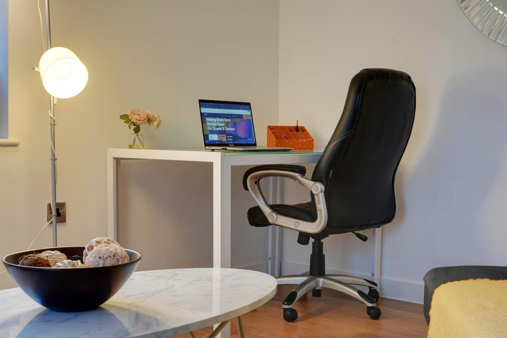 Stylish 2 Bed Apt 18 - City Centre, Free Parking, Espresso Machine & Netflix - Hosted By Stay Host Save Sheffield Exteriör bild