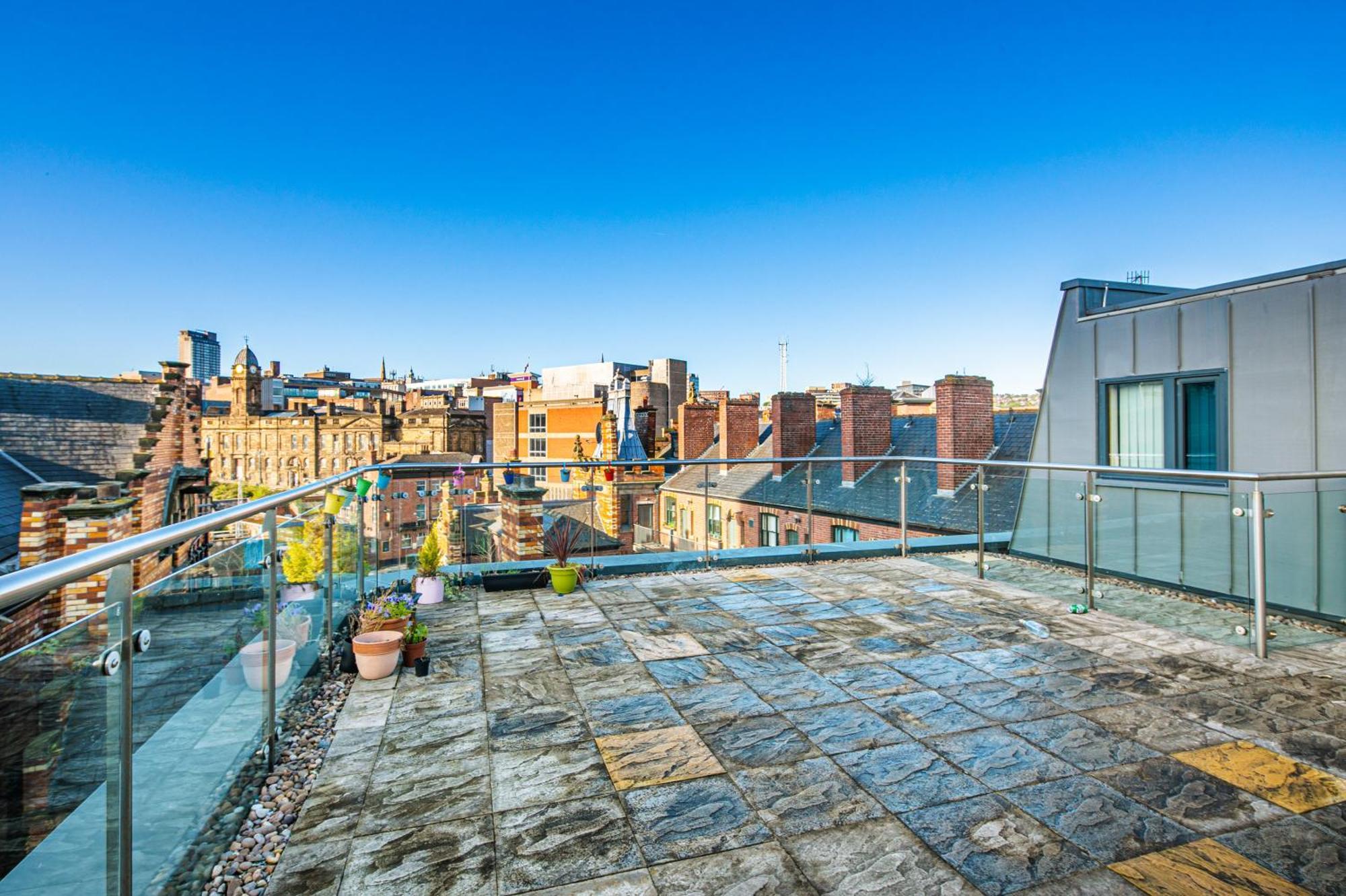 Stylish 2 Bed Apt 18 - City Centre, Free Parking, Espresso Machine & Netflix - Hosted By Stay Host Save Sheffield Exteriör bild