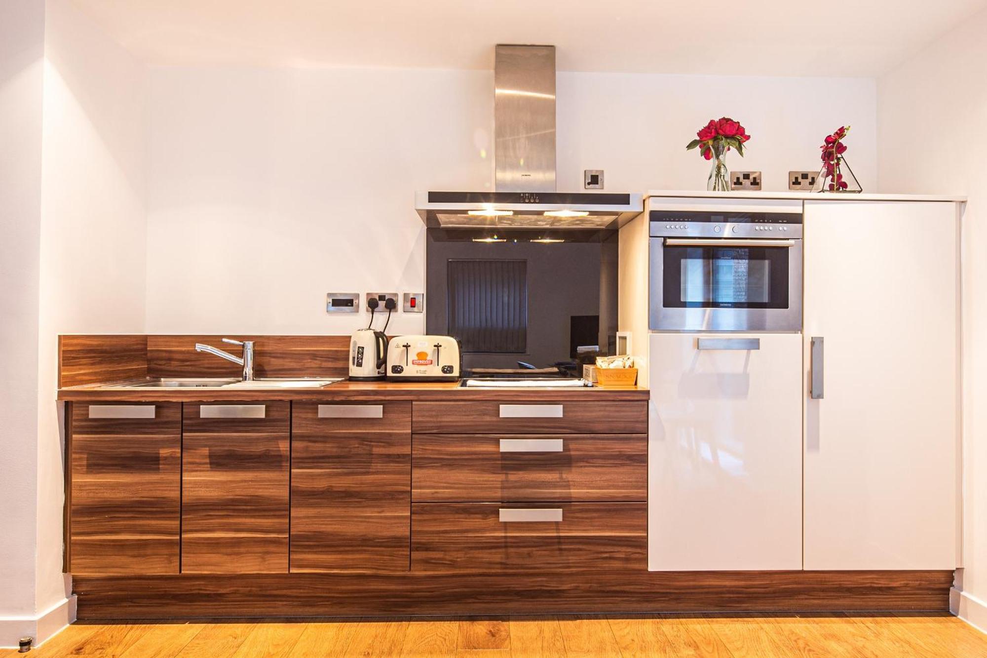 Stylish 2 Bed Apt 18 - City Centre, Free Parking, Espresso Machine & Netflix - Hosted By Stay Host Save Sheffield Exteriör bild