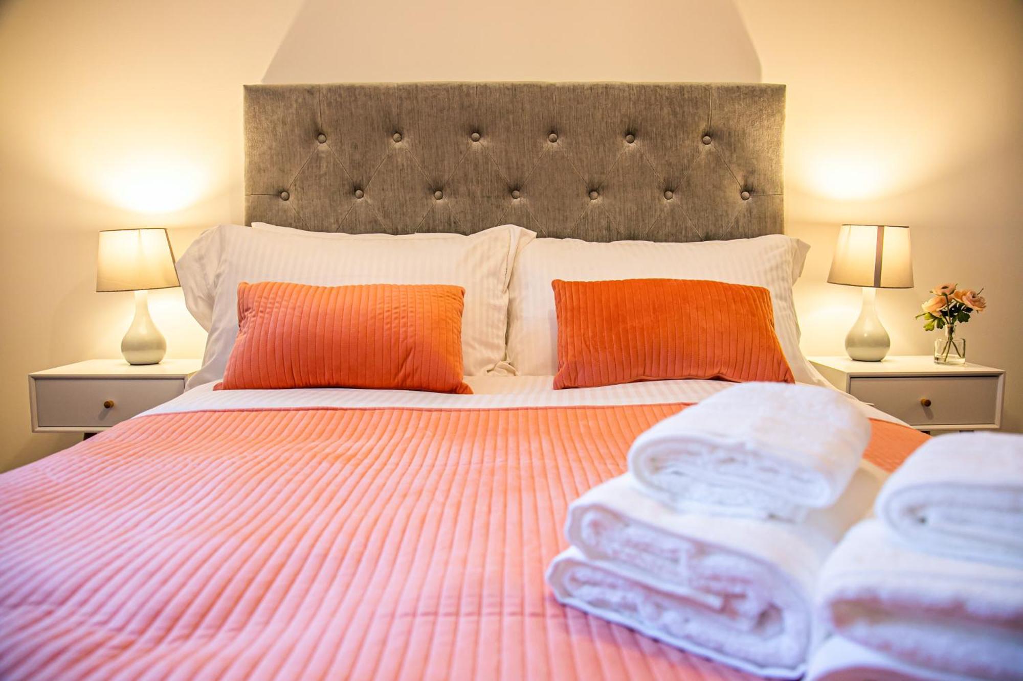 Stylish 2 Bed Apt 18 - City Centre, Free Parking, Espresso Machine & Netflix - Hosted By Stay Host Save Sheffield Exteriör bild
